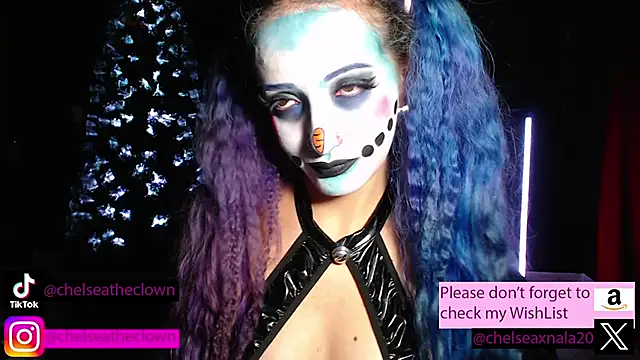 Snapshot of Eloise-brown chatting on 12-16-25, 11:54 Eloise-brown online show from 12-16-25, 11:54