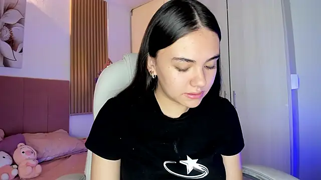 mia nevaeh online show from 04-01-26, 05:32