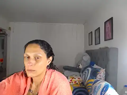 Corina hot online show from 02-06-25, 11:04