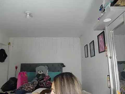 Corina hot online show from 10-11-25, 04:38