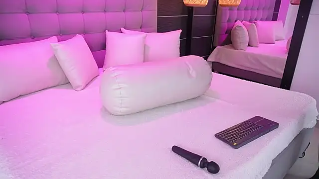 Bella TS  online show from 02-07-25, 09:15