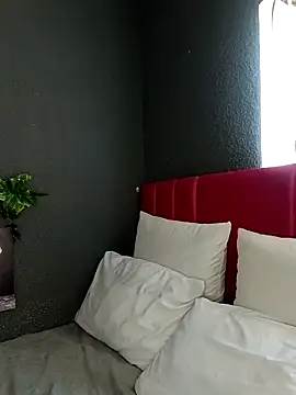 Miss Moriah online show from 11-20-25, 01:22