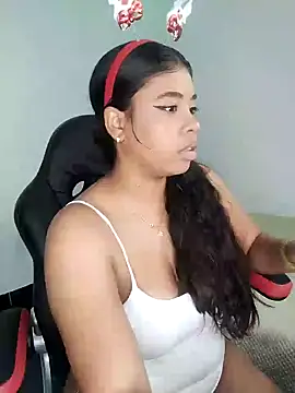 Snapshot of Fanny_Klean chatting on 12-20-24, 05:57 Fanny Klean online show from 12-20-24, 05:57