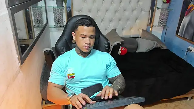 Snapshot of david_rousse_ chatting on 12-13-24, 05:38 david rousse online show from 12-13-24, 05:38