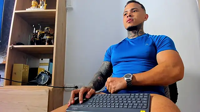 Snapshot of david_rousse_ chatting on 09-10-25, 04:01 david rousse online show from 09-10-25, 04:01