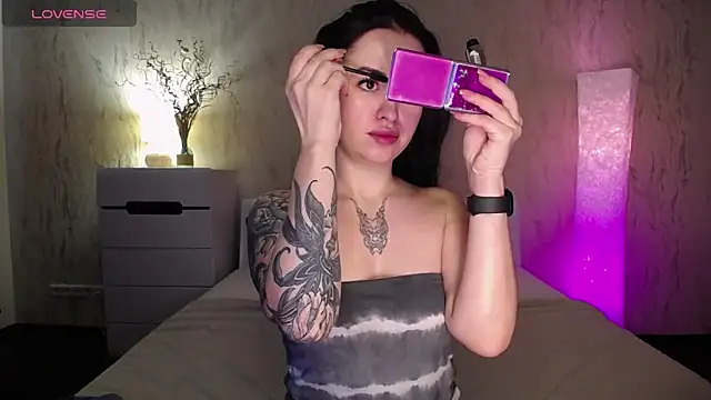 Snapshot of VioletCatt chatting on 03-12-25, 06:51 VioletCatt online show from 03-12-25, 06:51