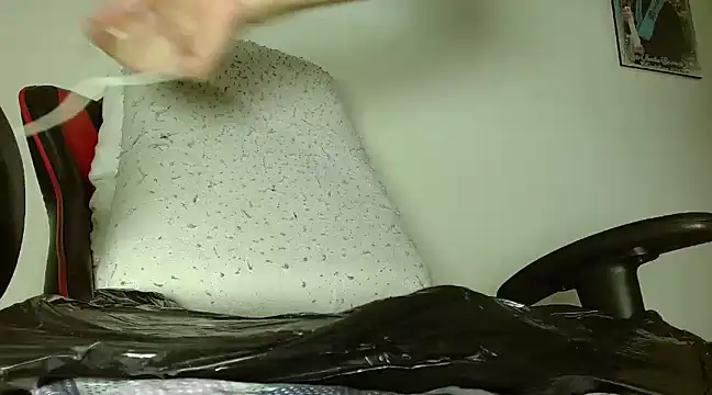 Snapshot of badanyboy chatting on 02-03-25, 11:36 badanyboy online show from 02-03-25, 11:36