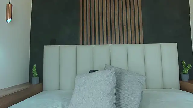 AmyPalmmer online show from 02-19-25, 06:43