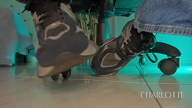 charlotte  grey online show from 01-10-26, 08:21