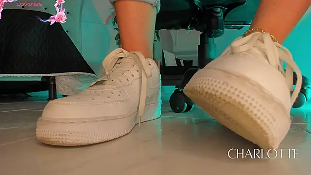 charlotte  grey online show from 02-02-26, 07:45