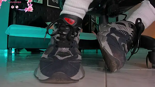 charlotte  grey online show from 02-13-26, 08:16