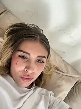 Snapshot of charlotte__grey chatting on 06-28-26, 07:20 charlotte grey online show from 06-28-26, 07:20