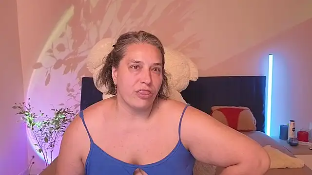Snapshot of Niter chatting on 07-14-26, 12:22 Niter online show from 07-14-26, 12:22