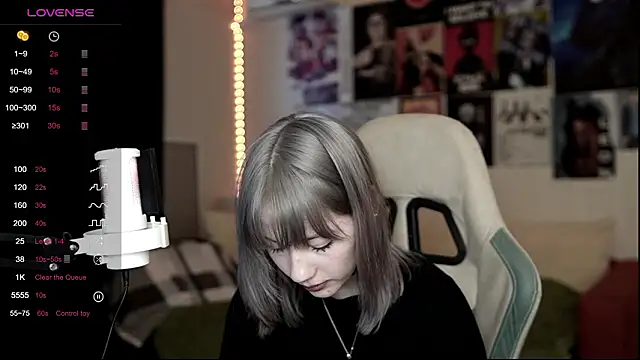 Snapshot of Traharaa chatting on 02-10-26, 01:04 Traharaa online show from 02-10-26, 01:04