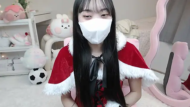 momo room online show from 12-21-24, 04:09