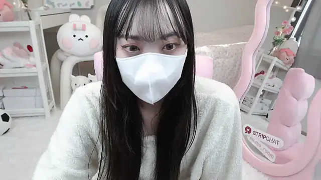 momo room online show from 01-12-25, 06:06