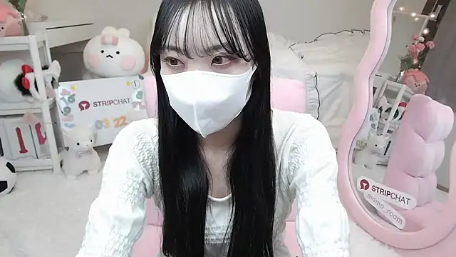 momo room online show from 03-22-25, 10:28