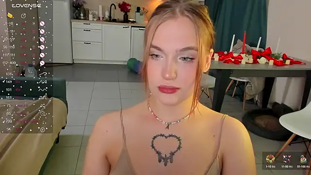 Snapshot of CarolineLovers chatting on 12-28-24, 12:57 CarolineLovers online show from 12-28-24, 12:57