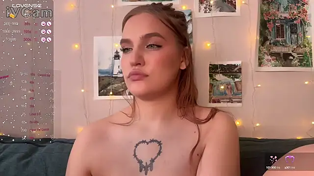 Snapshot of CarolineLovers chatting on 02-11-25, 02:03 CarolineLovers online show from 02-11-25, 02:03