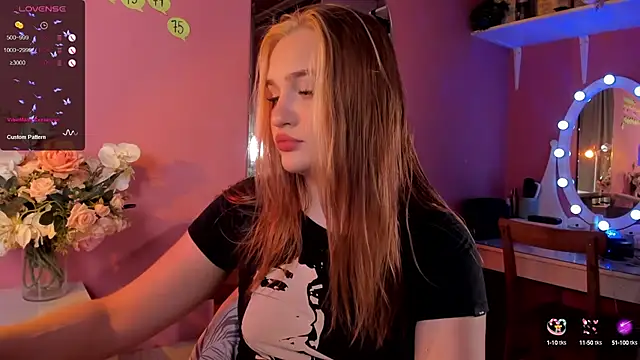 Snapshot of CarolineLovers chatting on 10-09-25, 11:14 CarolineLovers online show from 10-09-25, 11:14