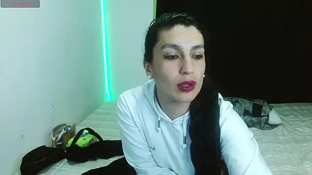 Snapshot of cristina_connor chatting on 01-07-25, 01:28 cristina connor online show from 01-07-25, 01:28