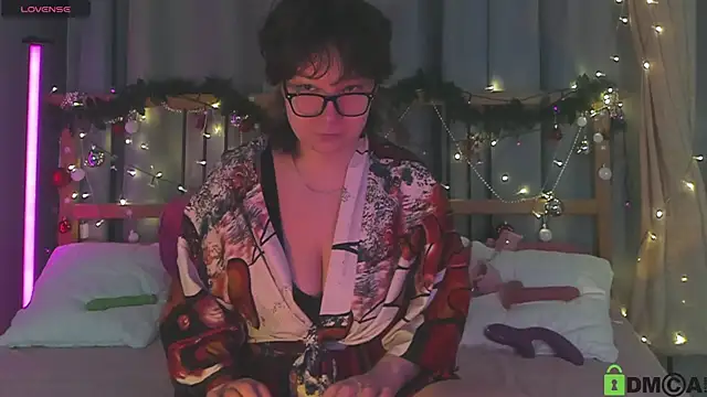 Snapshot of dreamgirllovee chatting on 01-12-25, 01:21 dreamgirllovee online show from 01-12-25, 01:21