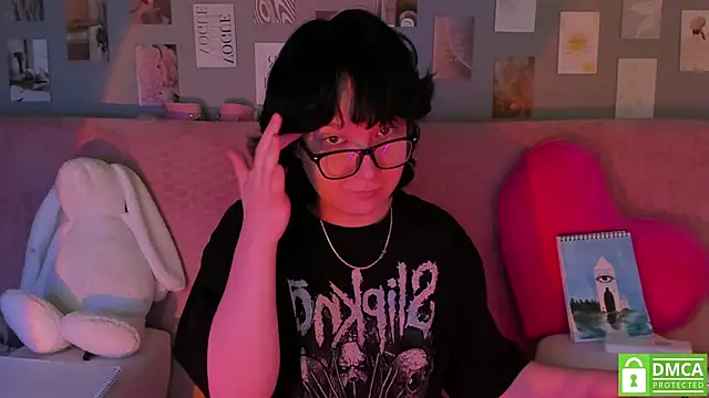 Snapshot of dreamgirllovee chatting on 03-23-25, 03:54 dreamgirllovee online show from 03-23-25, 03:54