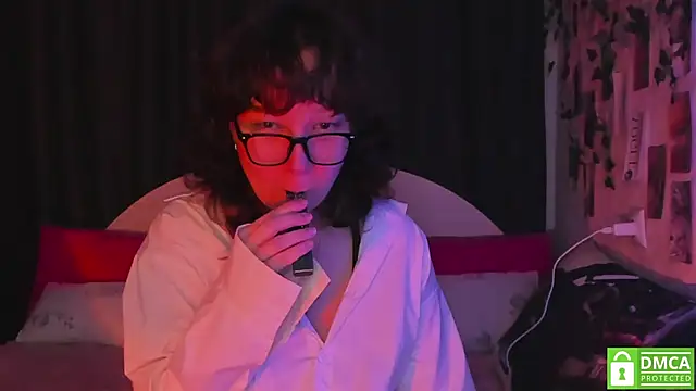 Snapshot of dreamgirllovee chatting on 09-10-25, 03:06 dreamgirllovee online show from 09-10-25, 03:06