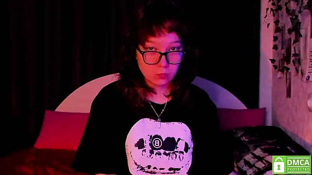 Snapshot of dreamgirllovee chatting on 10-17-25, 10:23 dreamgirllovee online show from 10-17-25, 10:23