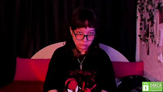 Snapshot of dreamgirllovee chatting on 10-19-25, 01:50 dreamgirllovee online show from 10-19-25, 01:50