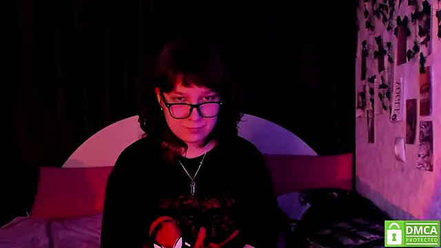 Snapshot of dreamgirllovee chatting on 11-23-25, 08:19 dreamgirllovee online show from 11-23-25, 08:19