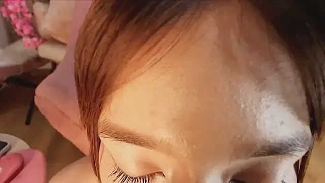 Snapshot of Amy-Skinny chatting on 12-14-25, 12:38 Amy-Skinny online show from 12-14-25, 12:38