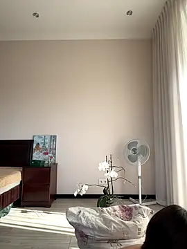 Hott Lolla online show from 09-14-25, 06:45