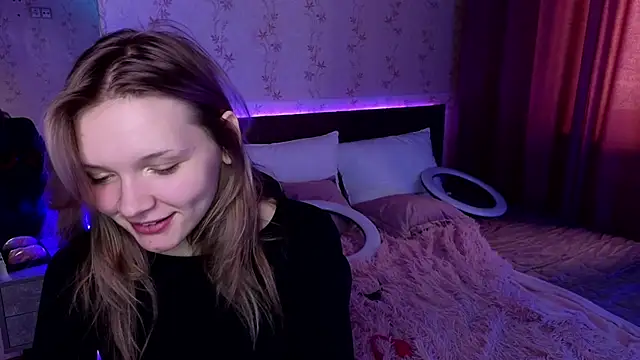 Snapshot of LitaBrom chatting on 12-18-24, 04:31 LitaBrom online show from 12-18-24, 04:31