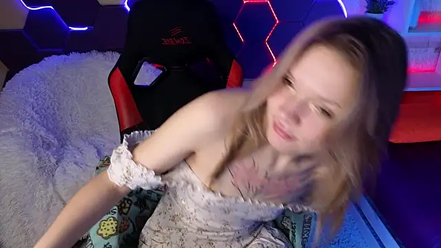 Snapshot of LitaBrom chatting on 01-18-25, 11:32 LitaBrom online show from 01-18-25, 11:32