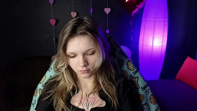 Snapshot of LitaBrom chatting on 02-17-25, 04:42 LitaBrom online show from 02-17-25, 04:42