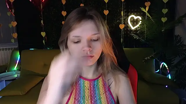 Snapshot of LitaBrom chatting on 02-20-25, 01:14 LitaBrom online show from 02-20-25, 01:14