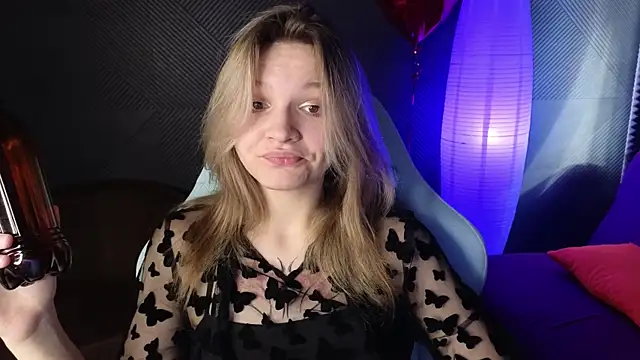 Snapshot of LitaBrom chatting on 02-23-25, 08:06 LitaBrom online show from 02-23-25, 08:06