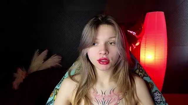 Snapshot of LitaBrom chatting on 03-02-25, 04:28 LitaBrom online show from 03-02-25, 04:28