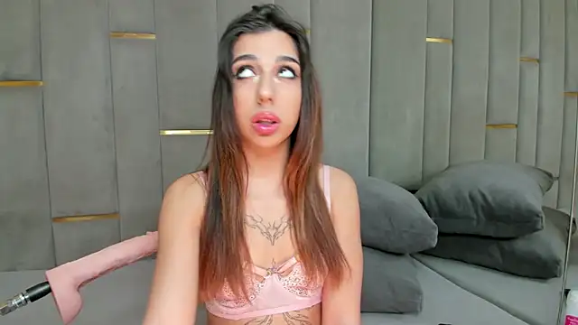 Snapshot of eva_lim chatting on 10-24-25, 03:52 eva lim online show from 10-24-25, 03:52