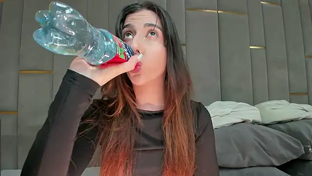 eva lim online show from 12-22-25, 03:42