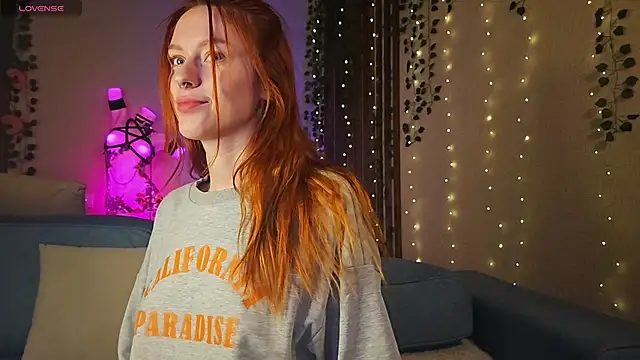 Snapshot of _SweetFox_ chatting on 11-12-25, 07:24 SweetFox online show from 11-12-25, 07:24