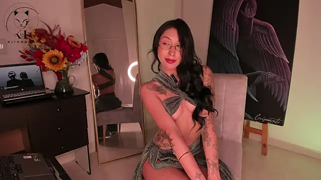 Snapshot of kiihaaru- chatting on 10-04-25, 08:18 kiihaaru- online show from 10-04-25, 08:18