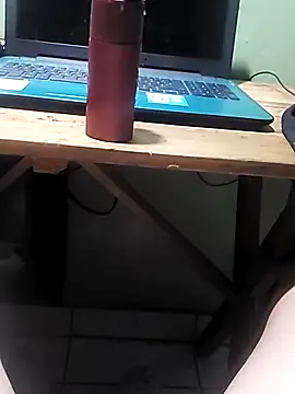 Snapshot of Cris29_84 chatting on 10-01-25, 04:18 Cris29 84 online show from 10-01-25, 04:18