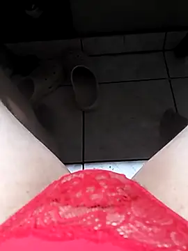 Snapshot of Cris29_84 chatting on 10-14-25, 04:24 Cris29 84 online show from 10-14-25, 04:24