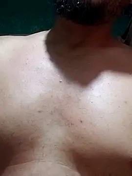 Snapshot of Cris29_84 chatting on 10-26-25, 04:07 Cris29 84 online show from 10-26-25, 04:07