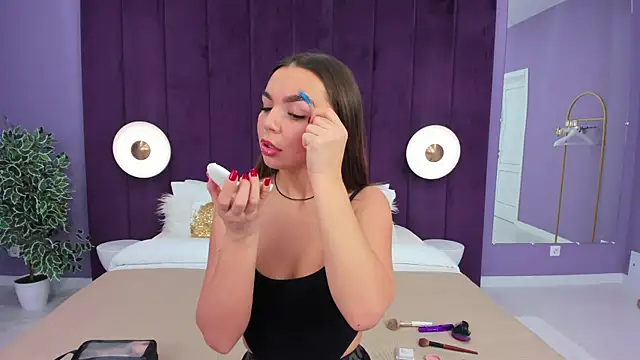 Snapshot of CamillaLarson chatting on 02-25-25, 03:09 CamillaLarson online show from 02-25-25, 03:09