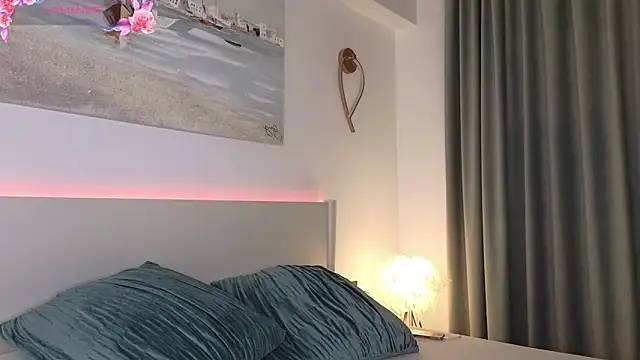 ReyaSophia online show from 10-04-25, 09:24