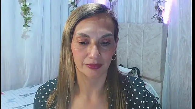 italagomez  online show from 03-20-25, 11:23