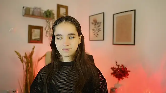 Snapshot of Gia_Paige18 chatting on 09-17-25, 01:02 Gia Paige18 online show from 09-17-25, 01:02